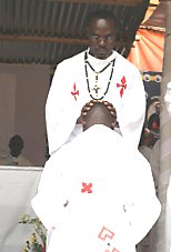 A Bukavu, &agrave; l'ordination  de son jeune confr&egrave;re Jean-Paul