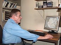 Cest de son bureau quHubert sinformait et envoyait les articles sur le site de Vigilance Soudan.