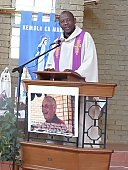 monsieur l'abb&eacute; Francis Manana de la paroisse de Zondi &agrave; Soweto