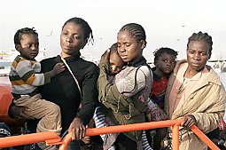 Cela est encore plus lourd pour les femmes  et les enfants