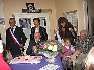 La dame en veste noir qui se trouve derri&egrave;re le fr&egrave;re est Mme HAUBAULT  adjointe de Mr le Maire de Tourrettes